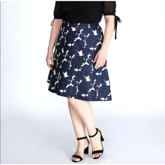 LANE BRYANT NAVY BLUE FLORAL BROCADE FULL SKIRT WITH POCKETS NWT SIZE 14 - Picture 1 of 11